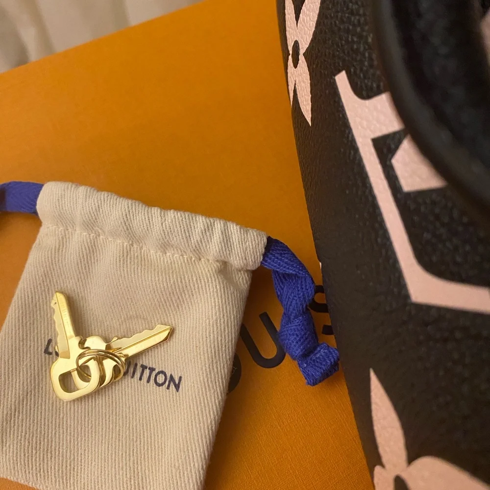 Louis Vuitton Speedy Bandouliere Leather Handbag Black/Beige - Picture 6 of 13